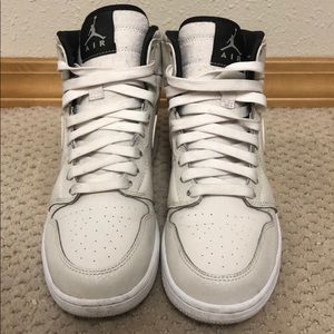 Jordan 1 women’s size 7 or kids 6